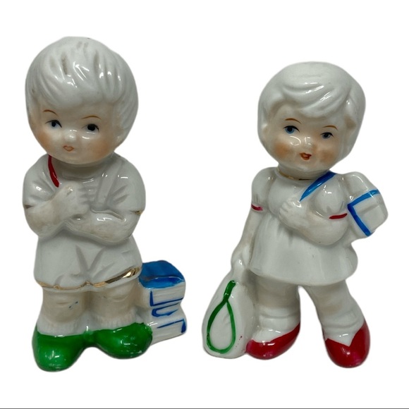 2 Beautiful Vintage Brother and Sister Porcelain School Kids Small Figurines - Picture 1 of 5